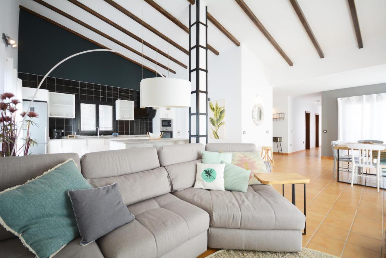 Beautiful Spacious Villa With Private Heated Pool In ลาคาเรส ภายนอก รูปภาพ