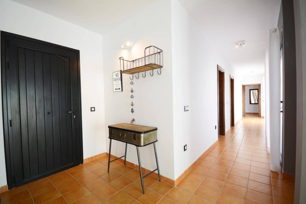 Beautiful Spacious Villa With Private Heated Pool In ลาคาเรส ภายนอก รูปภาพ