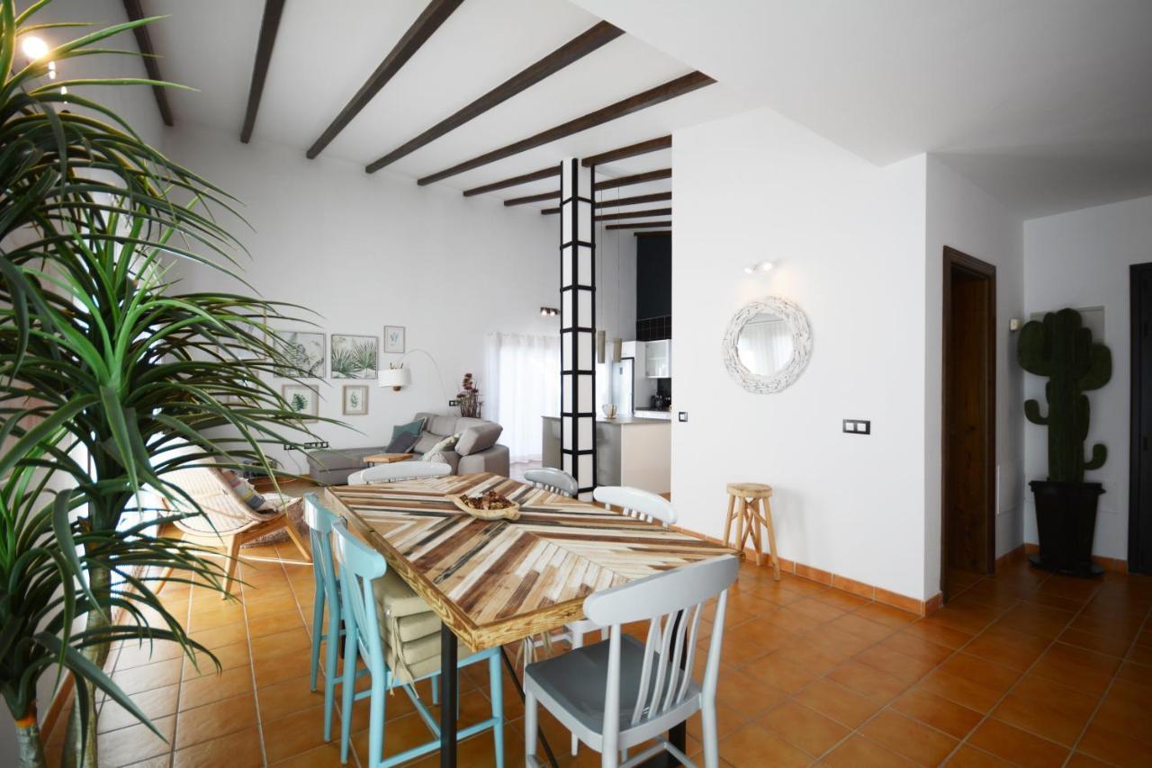 Beautiful Spacious Villa With Private Heated Pool In ลาคาเรส ภายนอก รูปภาพ