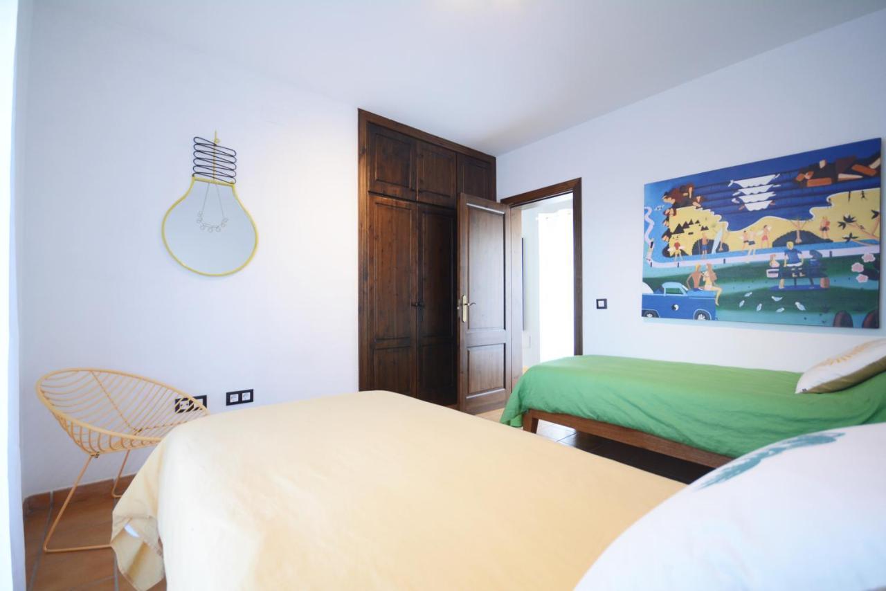 Beautiful Spacious Villa With Private Heated Pool In ลาคาเรส ภายนอก รูปภาพ