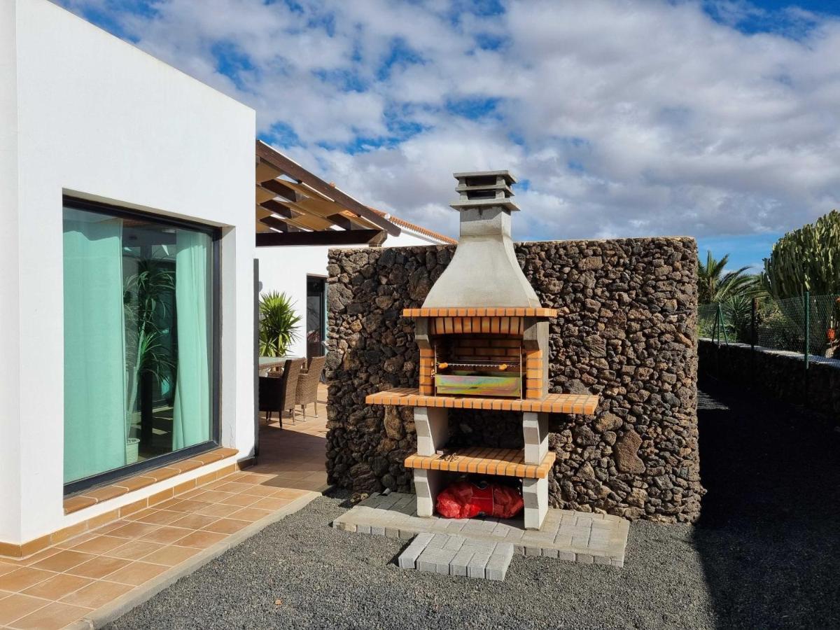Beautiful Spacious Villa With Private Heated Pool In ลาคาเรส ภายนอก รูปภาพ